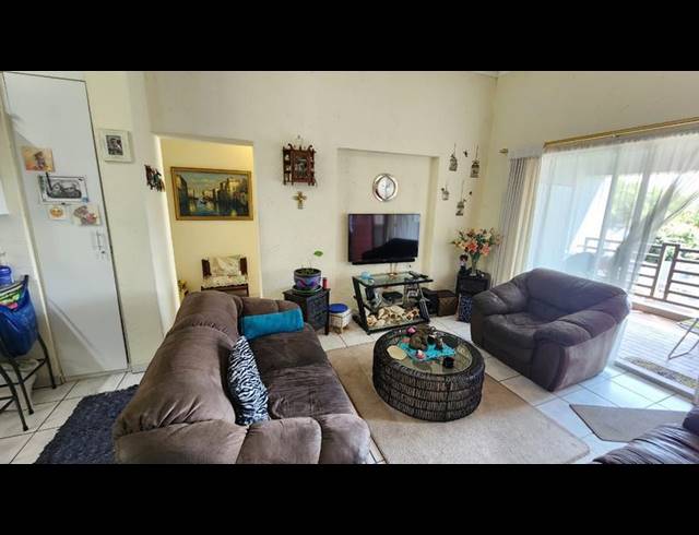 2 BEDROOM TOWNHOUSE FOR SALE IN GLENVISTA